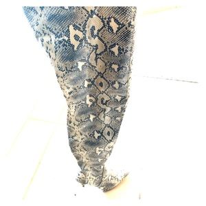 Thigh high snake skin boots size 7.5 🐍 🐍🐍🐍